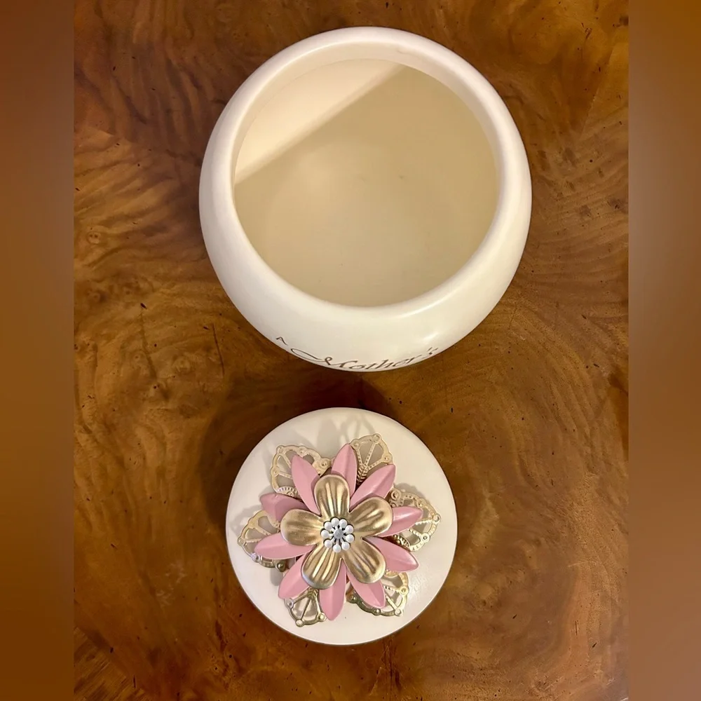 Trinket Storage Jar With Lid “ A Mother’s Love is Forever “.